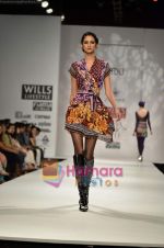 Model walks the ramp for Zurkhe show on Wills Lifestyle India Fashion Week 2011 - Day 2 in Delhi on 7th April 2011 (24).JPG